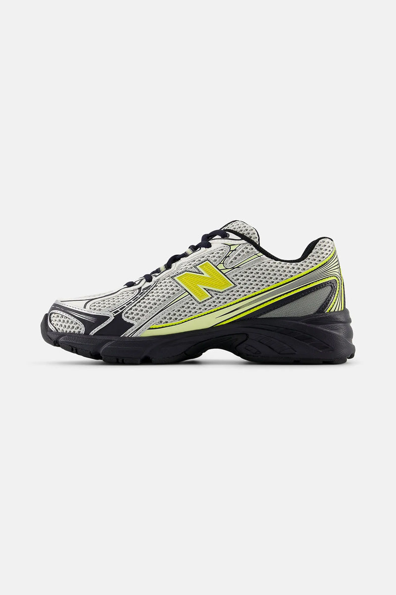 NEW BALANCE U740FR2