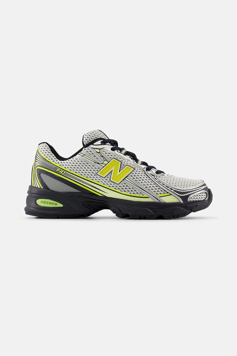 NEW BALANCE U740FR2